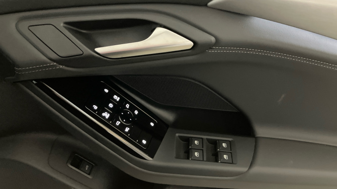 Audi A6 210kW 83kWh Sport 5dr Auto Electric Estate - Image 19